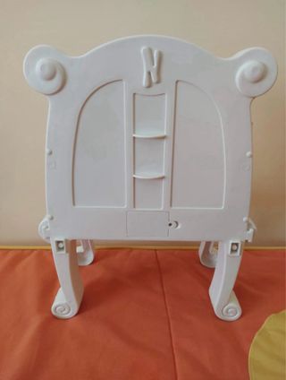 Tocador y Silla Muñeca Nancy mas complementos