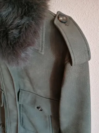 Cazadora con cuello de pelo