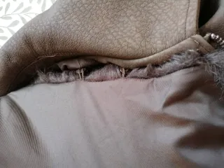 Cazadora con cuello de pelo