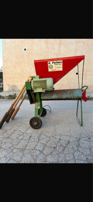 Maquina de pelar almendra