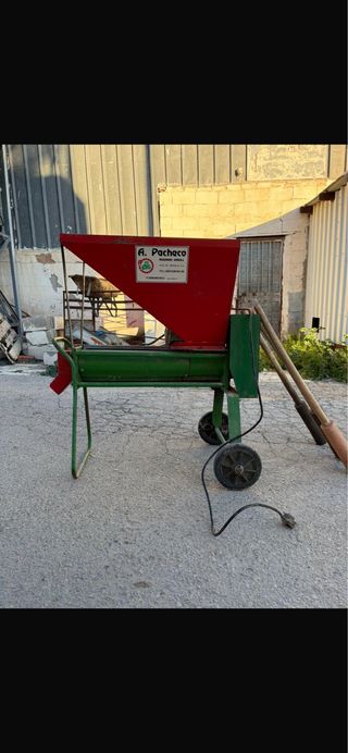 Maquina de pelar almendra