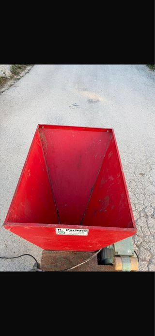 Maquina de pelar almendra