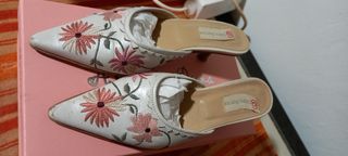 Mules de Piel Bordados Vintage