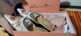 Mules de Piel Bordados Vintage