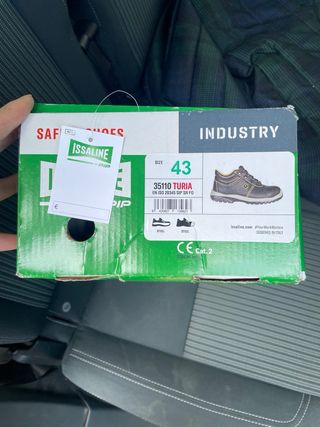 Zapatos de seguridad negros y amarillos