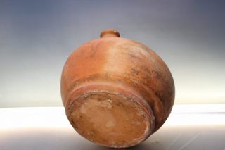 02. Botijo de bola, barro cocido.