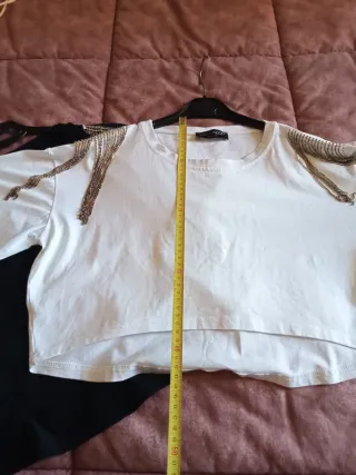 Due magliette con strass taglia M