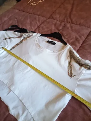 Due magliette con strass taglia M