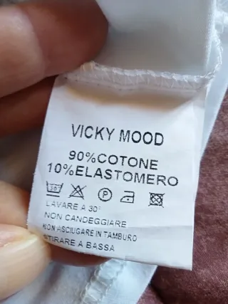 Due magliette con strass taglia M