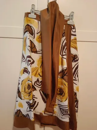 Falda estampada flores y pedreria de seda