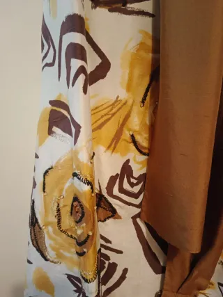 Falda estampada flores y pedreria de seda