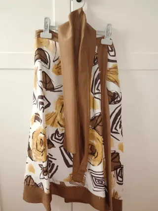 Falda estampada flores y pedreria de seda