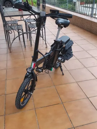 Bicicleta Eléctrica Plegable Negra