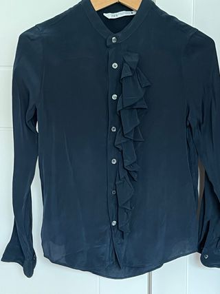 Camisa Teal con Volantes.