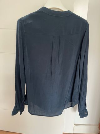 Camisa Teal con Volantes.