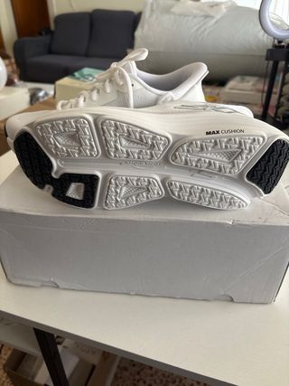 Zapatillas Skechers Talla 41.5 Blancas