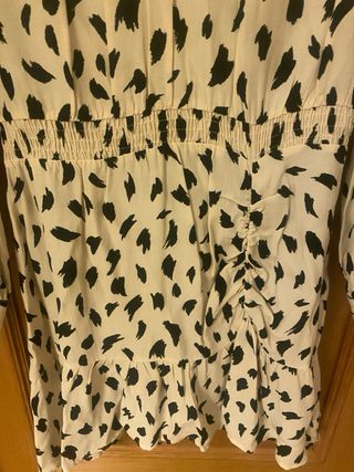 Vestido estampado Stradivarius.