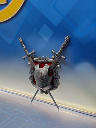 Metopa medieval: escudo & espadas