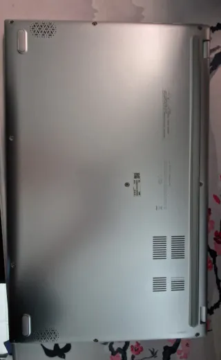 ASUS VivoBook F512D 15.6 AMD Ryzen 3