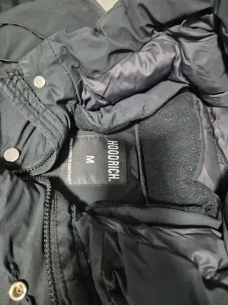 Abrigo Hoodrich Negro