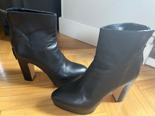 Botines de piel Zara negros.Piel