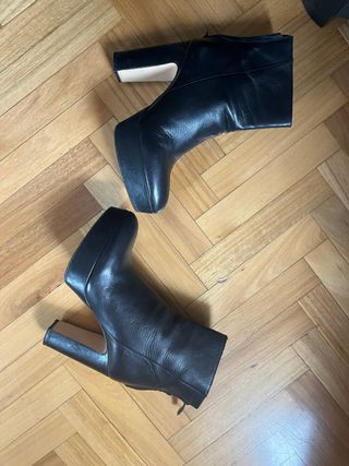 Botines de piel Zara negros.Piel