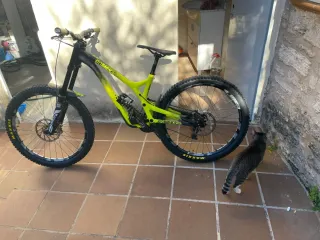 Bici descenso Commencal Supreme DH V4 World Cup