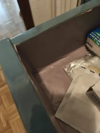 Mueble recibidor azul y marrón