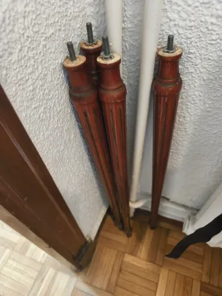 Mueble recibidor azul y marrón