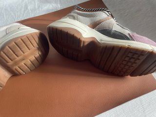 Zapatillas Gioseppo grises y rosas