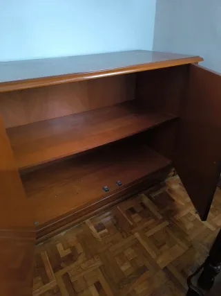 Mueble de salón madera y cristal