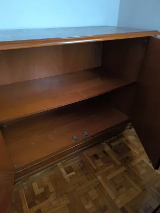 Mueble de salón madera y cristal