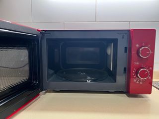 Microondas rojo Mandine