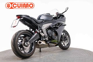 TRIUMPH DAYTONA 660