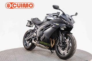TRIUMPH DAYTONA 660