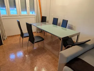 Mesa de comedor cristal y metal