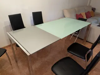 Mesa de comedor cristal y metal