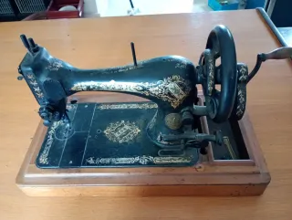 *leer descripción*Máquina de coser Singer antigua