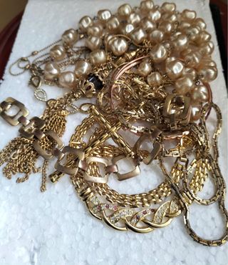 Lote Bisutería Vintage Oro y Multicolor