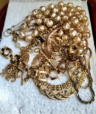 Lote Bisutería Vintage Oro y Multicolor