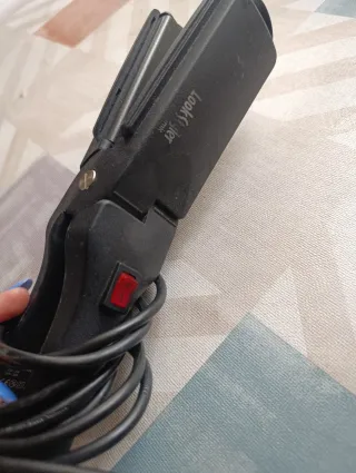 Plancha de pelo negra