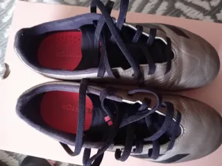 Botas de fútbol Adidas Predator plateadas