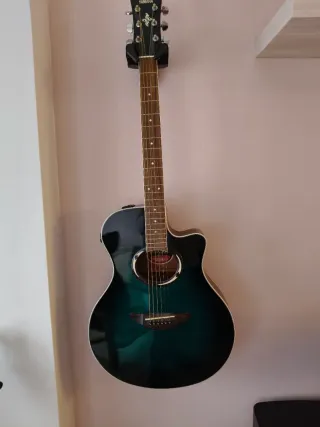 Guitarra Acústica Yamaha