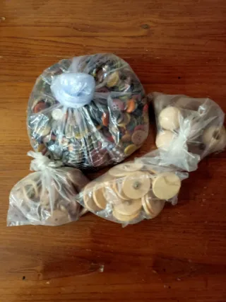 Bottoni assortiti per cucito