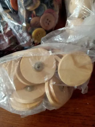 Bottoni assortiti per cucito