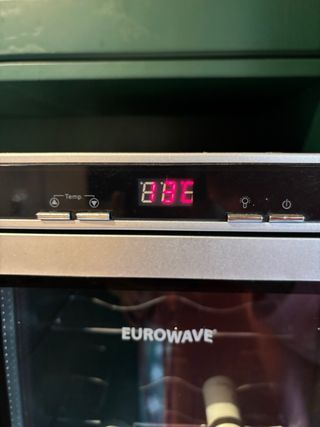 Nevera para vino Eurowave 6 botellas