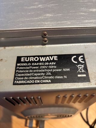 Nevera para vino Eurowave 6 botellas