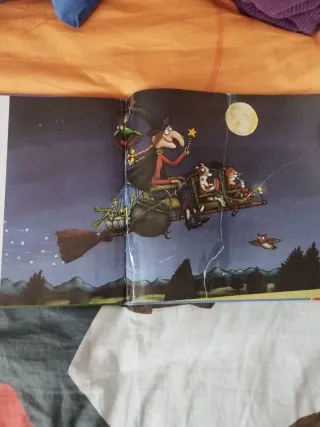 Libro infantil ¡Cómo mola tu escoba!