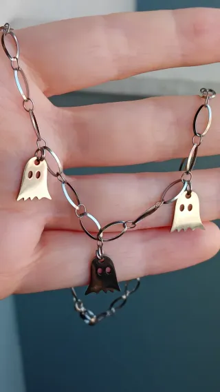 Collana girocollo tris fantasma