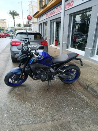 Yamaha MT-09 2023 Negra/Azul  A2